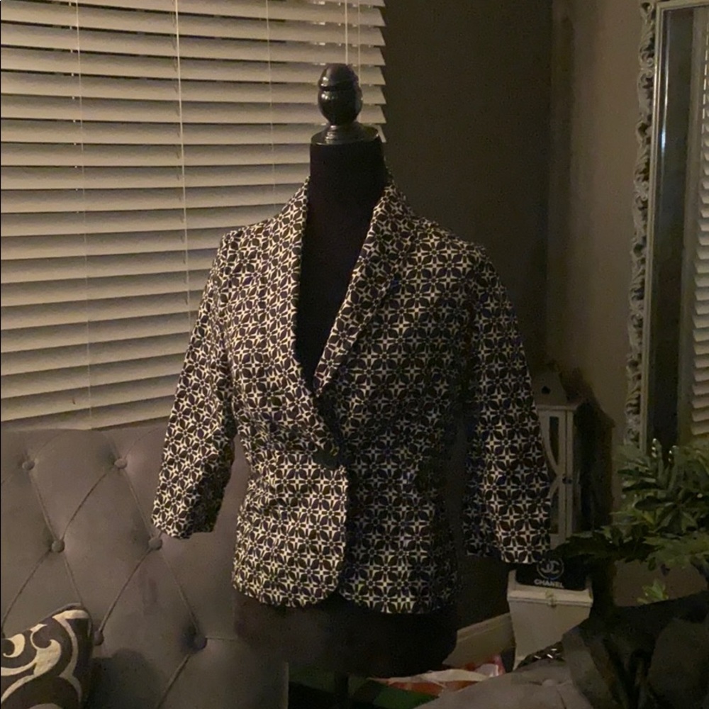 White House black market blazer size 6